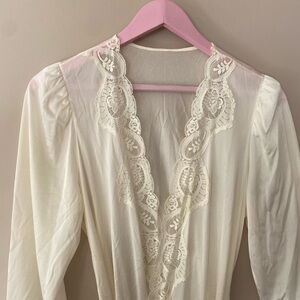 Vintage Lace Trim Nightgown